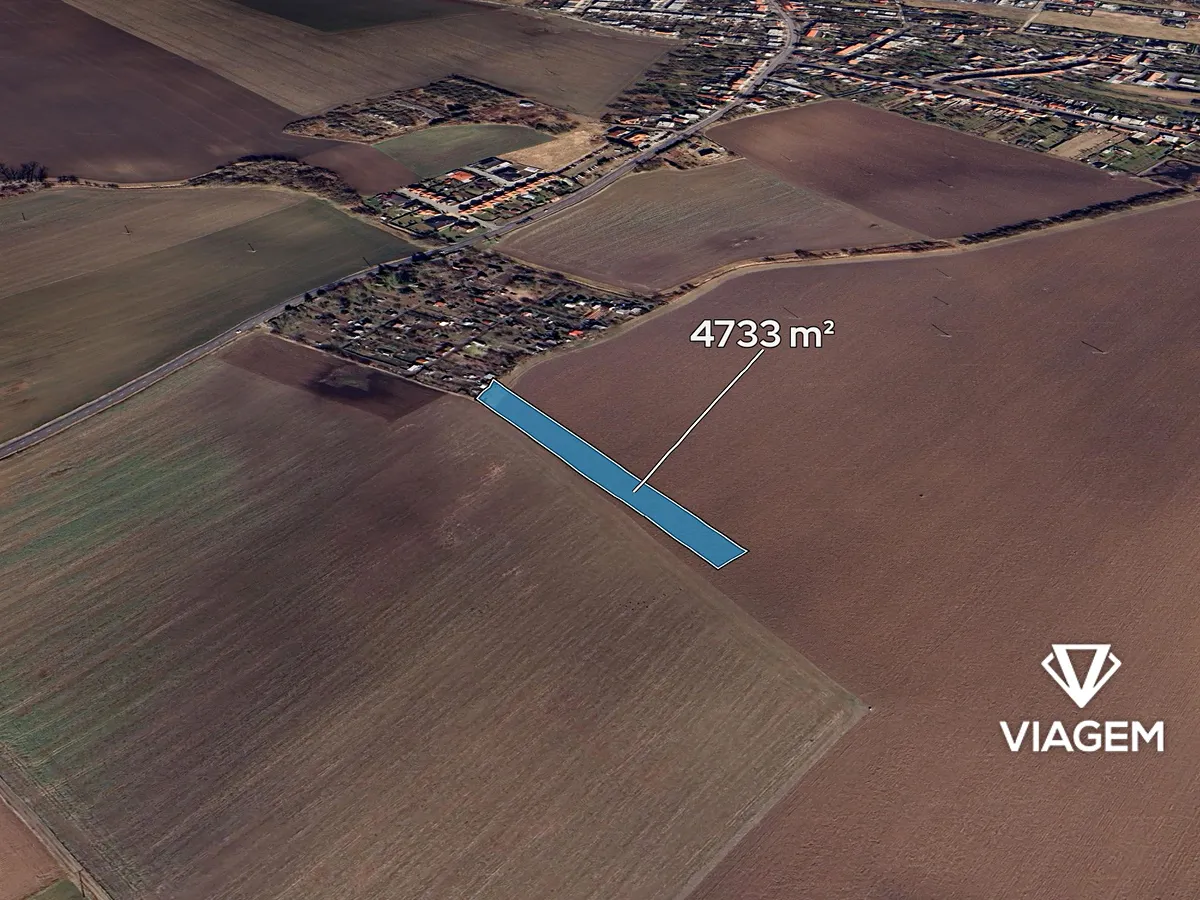 Prodej podílu 1/2 pole 2366 m²